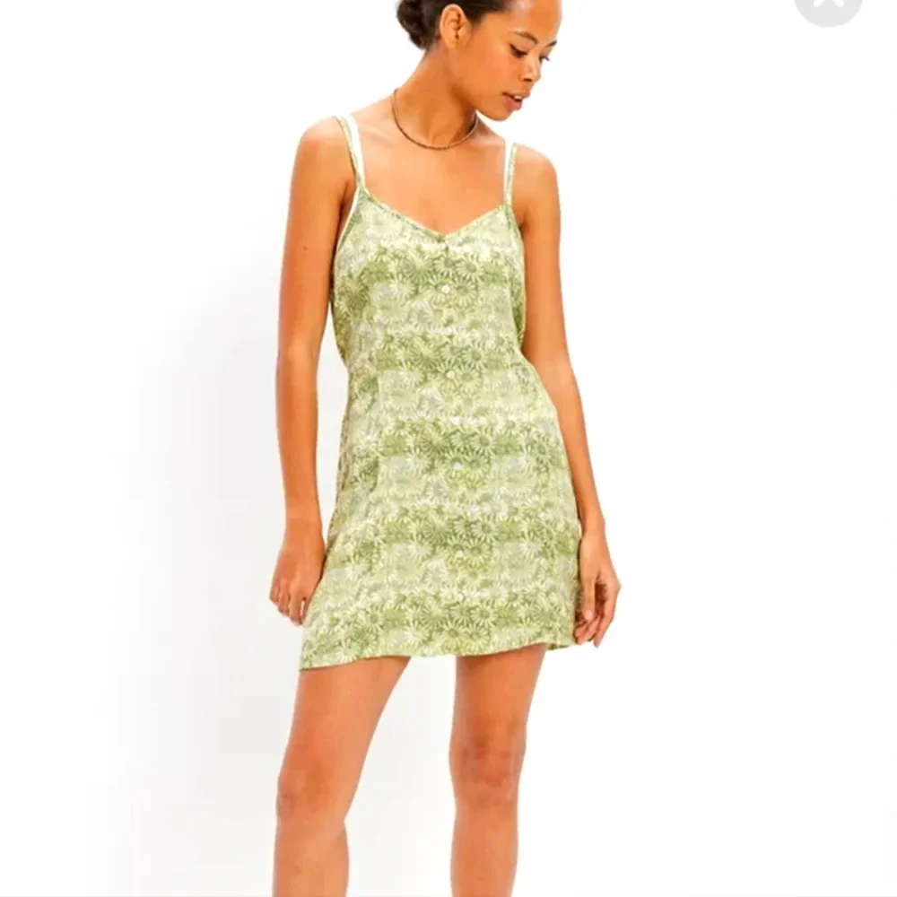 AMERICAN EAGLE Floral Button-Front V-Neck Mini Dress. Green. XS. NWT - Picture 1 of 13